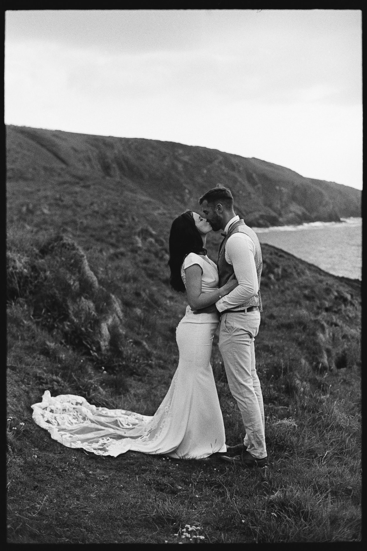 THE SHED AT MWNT WEDDING PHOTOGRAPHY CARDIGAN 013